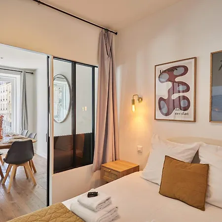 2 Bedrooms Center Of Apartment