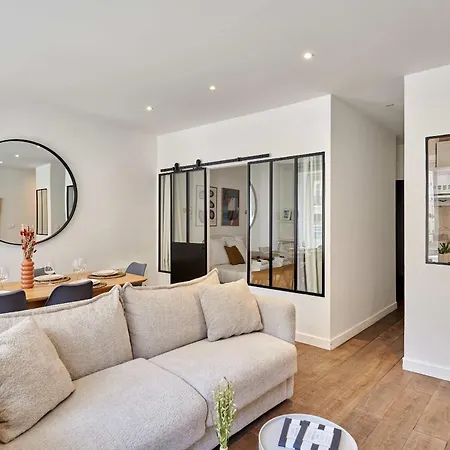 2 Bedrooms Center Of Appartamento Parigi