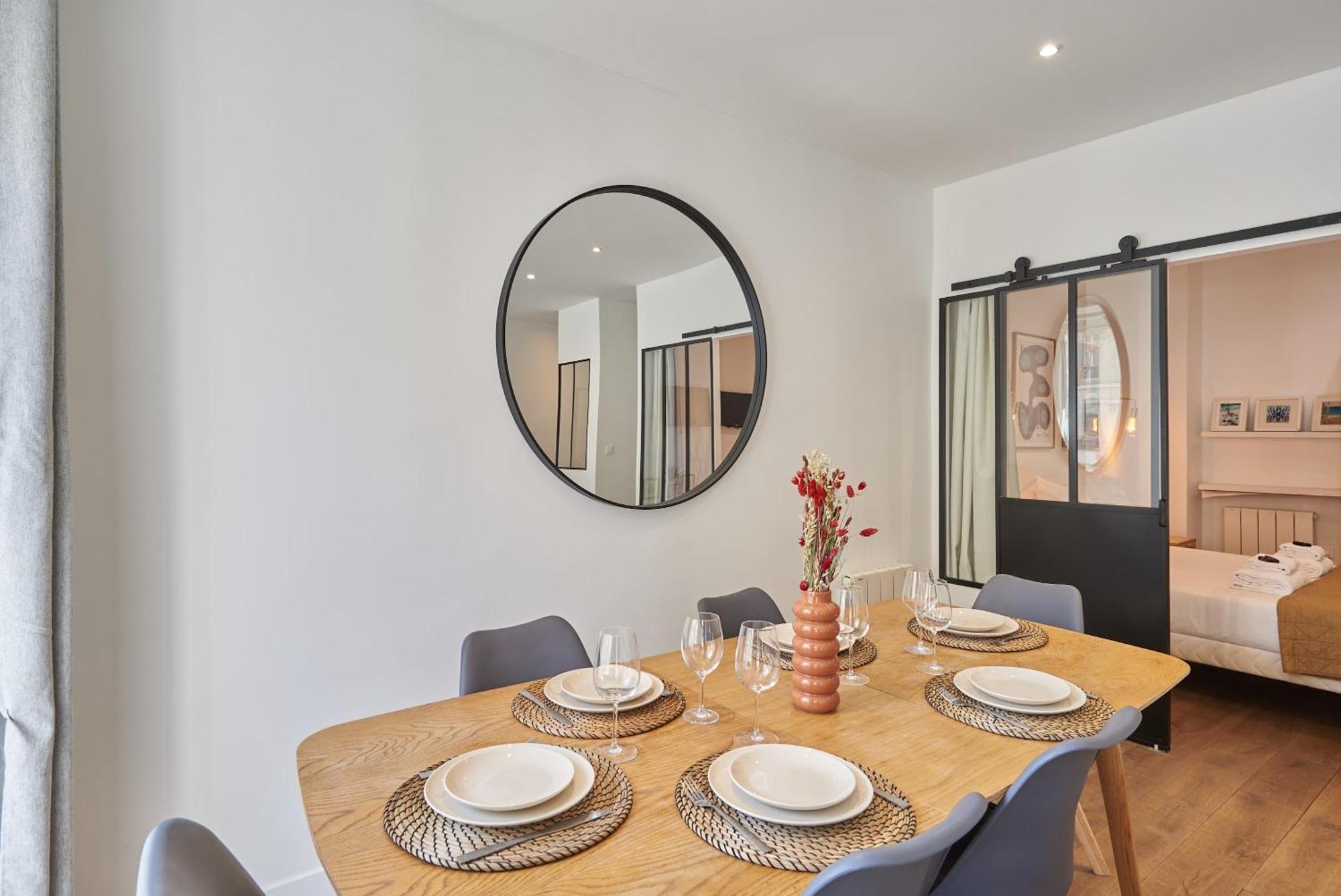 2 Bedrooms Center Of Appartamento Parigi