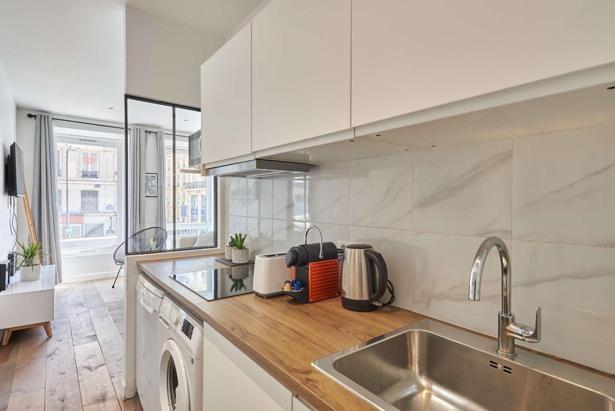 2 Bedrooms Center Of Parigi