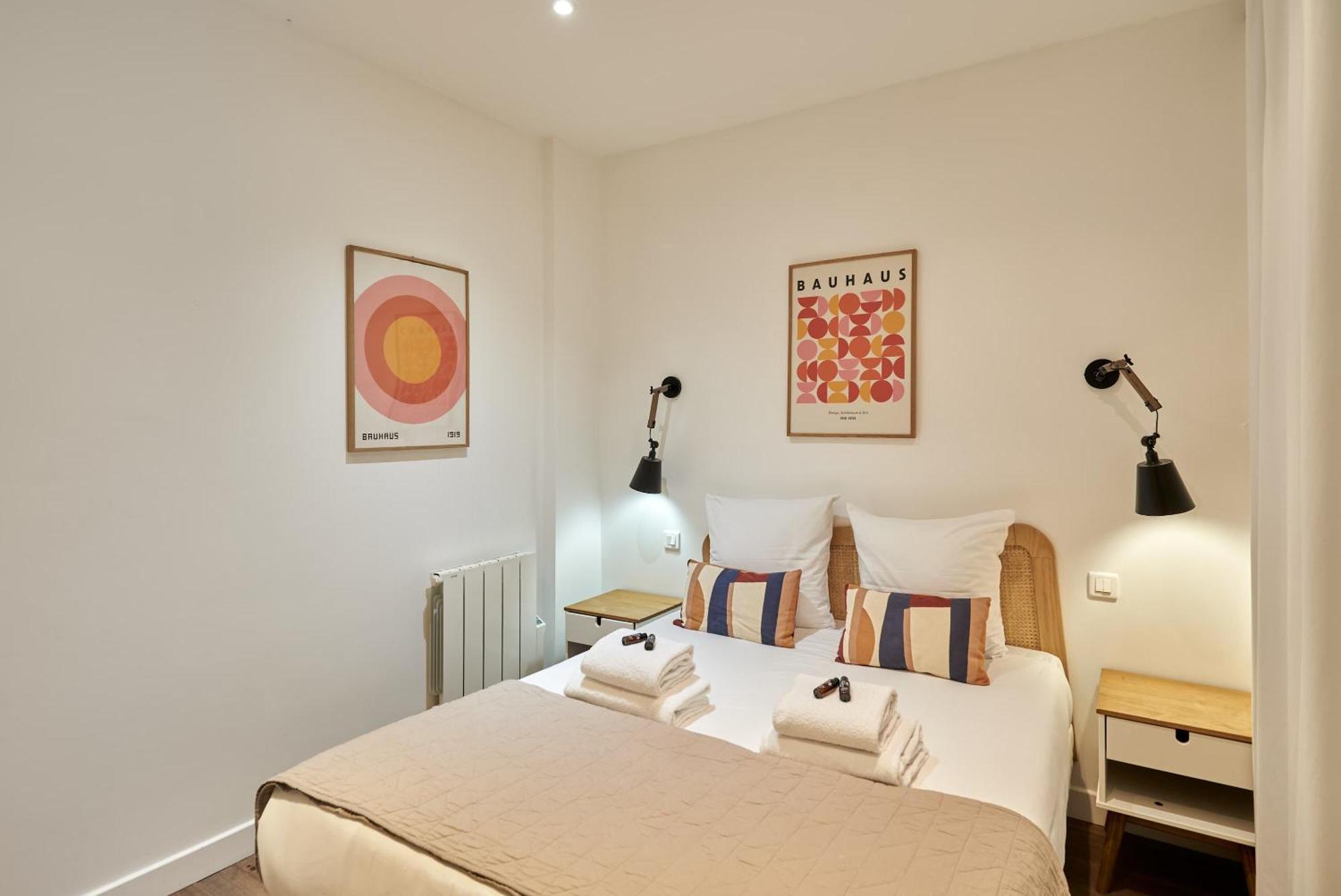 2 Bedrooms Center Of Parigi