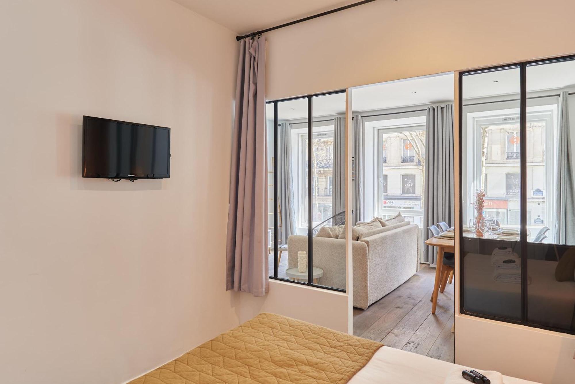 2 Bedrooms Center Of * Parigi