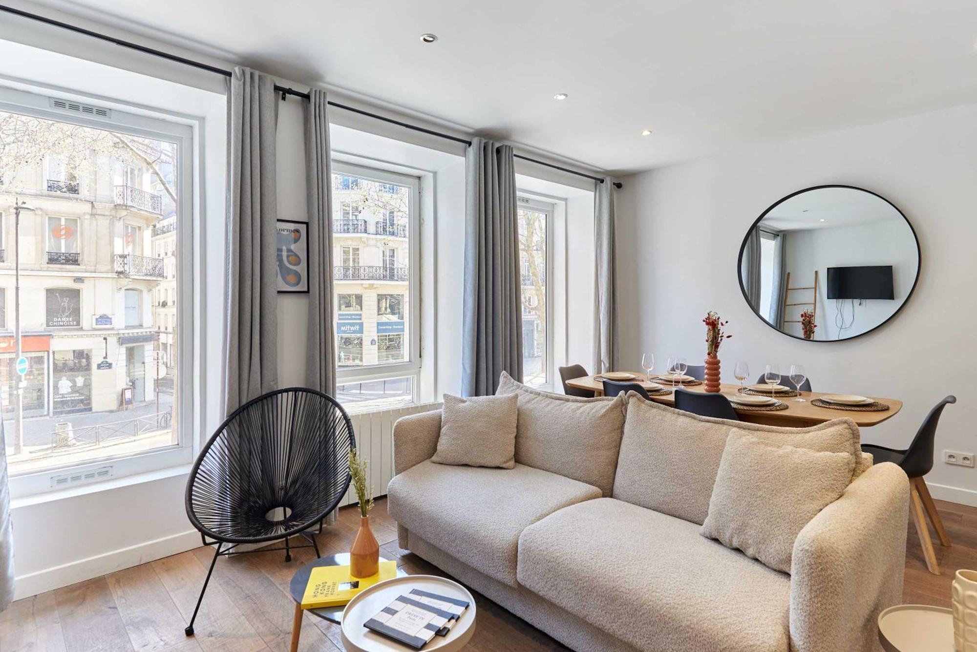 2 Bedrooms Center Of Parigi